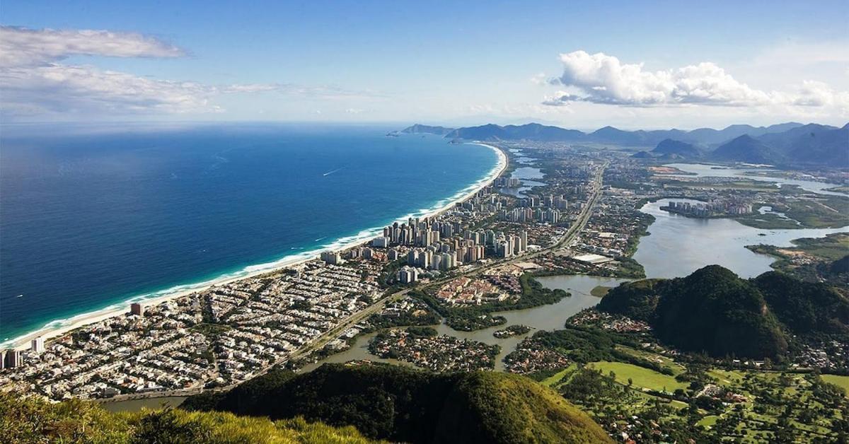 Rhr With Full Leisure Swimming Pool And Rio de Janeiro