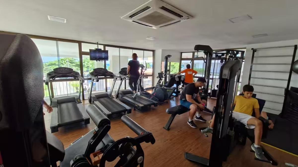 Rhr With Full Leisure Swimming Pool And
